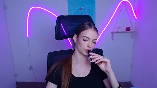 Lina Loveuu online show from May 14, 2026, 11:40 am