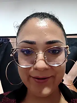 Snapshot of Freyarosse chatting on February 3, 2026, 12:10 pm Freyarosse online show from February 3, 2026, 12:10 pm