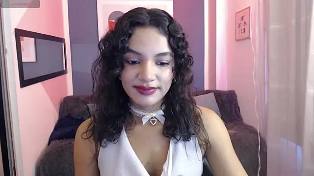 Snapshot of Nyxx_Velariia chatting on February 11, 2026, 1:44 pm Nyxx Velariia online show from February 11, 2026, 1:44 pm
