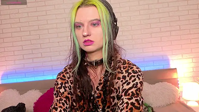 Snapshot of ToxicKittyy chatting on February 1, 2026, 2:48 pm ToxicKittyy online show from February 1, 2026, 2:48 pm