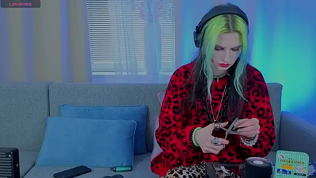 Snapshot of ToxicKittyy chatting on February 14, 2026, 2:17 pm ToxicKittyy online show from February 14, 2026, 2:17 pm