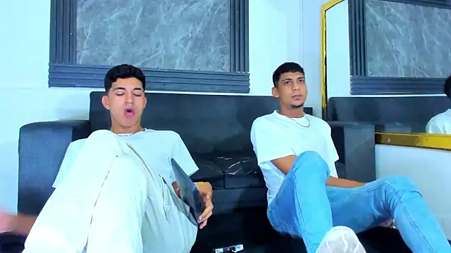 ALEX KEITH26 online show from February 16, 2026, 11:42 am