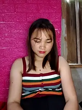 Lisakeem online show from April 22, 2026, 3:46 am