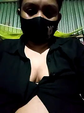 Snapshot of Hot_queen3210 chatting on February 4, 2026, 2:12 pm Hot queen3210 online show from February 4, 2026, 2:12 pm