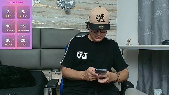 Snapshot of Danner_Alaia chatting on February 27, 2026, 8:19 pm Danner Alaia online show from February 27, 2026, 8:19 pm