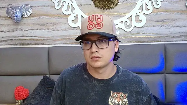 Snapshot of Danner_Alaia chatting on February 25, 2026, 8:41 pm Danner Alaia online show from February 25, 2026, 8:41 pm