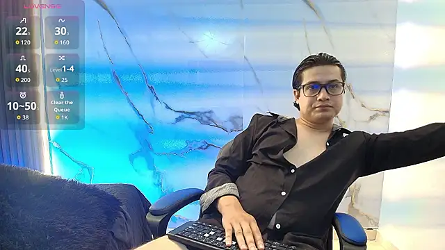 Snapshot of Danner_Alaia chatting on February 6, 2026, 7:43 pm Danner Alaia online show from February 6, 2026, 7:43 pm