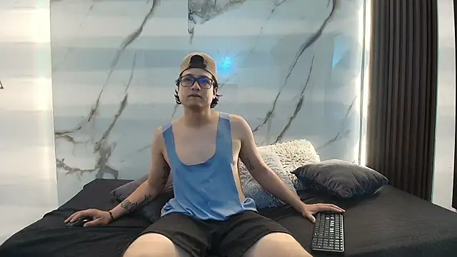 Snapshot of Danner_Alaia chatting on January 16, 2026, 8:35 pm Danner Alaia online show from January 16, 2026, 8:35 pm