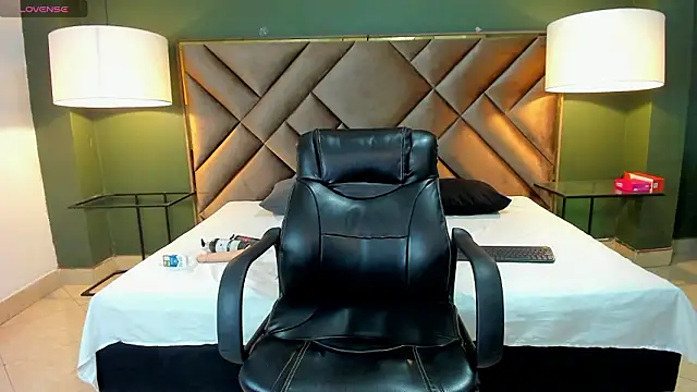 Snapshot of Salvattore_Muller chatting on March 23, 2026, 12:00 am Salvattore Muller online show from March 23, 2026, 12:00 am
