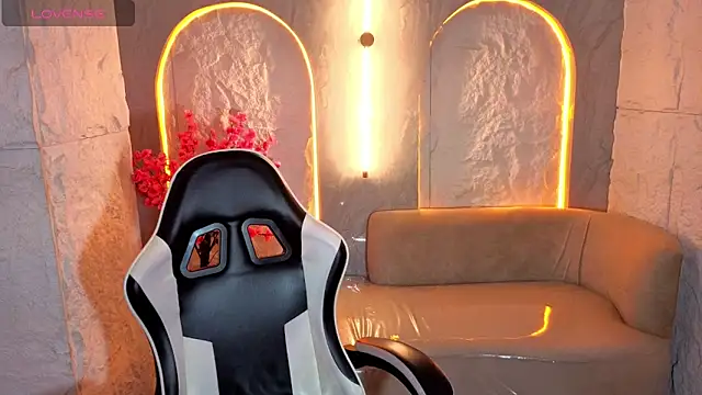 Stefany Tx online show from March 12, 2026, 8:24 pm