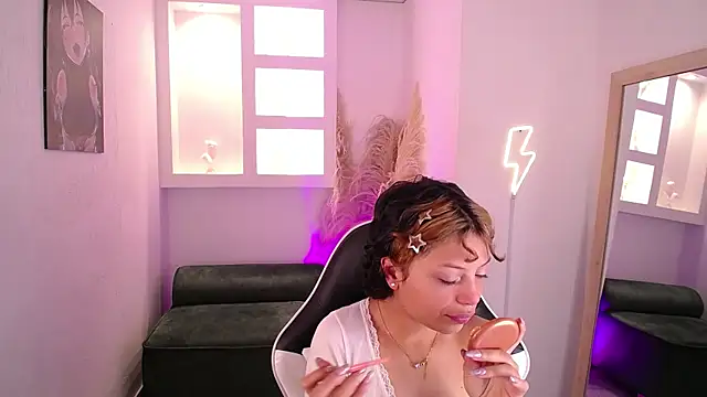 Snapshot of melodyy_as chatting on February 26, 2026, 12:27 pm melodyy as online show from February 26, 2026, 12:27 pm