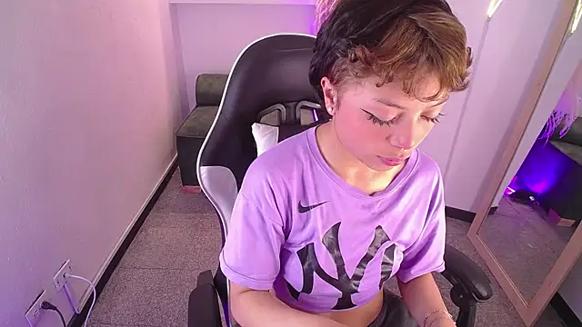 Snapshot of melodyy_as chatting on January 17, 2026, 12:31 pm melodyy as online show from January 17, 2026, 12:31 pm