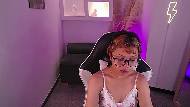 Snapshot of melodyy_as chatting on February 27, 2026, 12:49 pm melodyy as online show from February 27, 2026, 12:49 pm