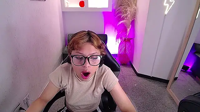 Snapshot of melodyy_as chatting on February 21, 2026, 12:40 pm melodyy as online show from February 21, 2026, 12:40 pm