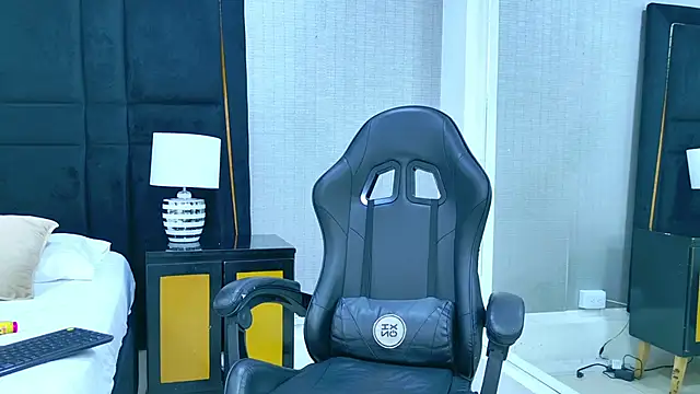 Snapshot of AshleyGingerr chatting on February 25, 2026, 9:14 pm AshleyGingerr online show from February 25, 2026, 9:14 pm