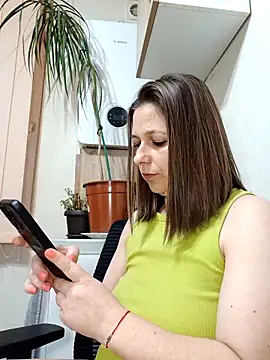 Snapshot of AdaJoy chatting on February 3, 2026, 9:42 pm AdaJoy online show from February 3, 2026, 9:42 pm