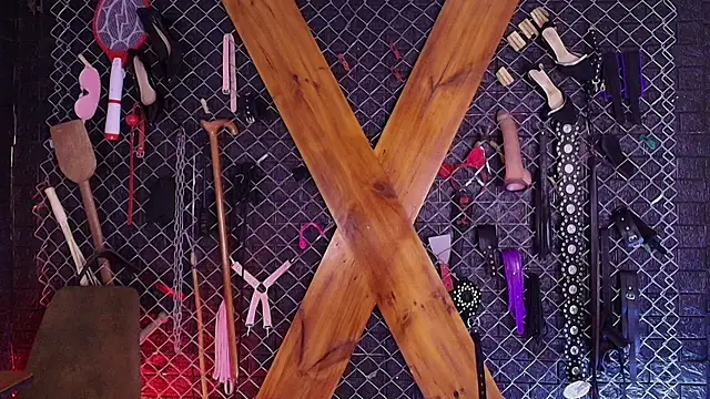 Miss Juliett bdsm online show from May 27, 2026, 4:25 pm