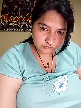 Snapshot of LauraHorny69 chatting on April 15, 2026, 2:39 am LauraHorny69 online show from April 15, 2026, 2:39 am