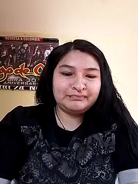 Snapshot of LauraHorny69 chatting on April 14, 2026, 2:33 pm LauraHorny69 online show from April 14, 2026, 2:33 pm