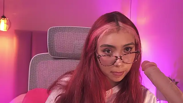 Dakota velvet  online show from March 22, 2026, 12:07 pm