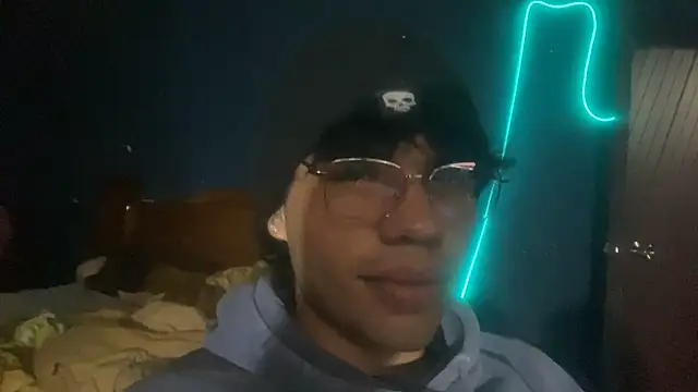 Snapshot of millsmylk chatting on February 9, 2026, 9:46 pm millsmylk online show from February 9, 2026, 9:46 pm