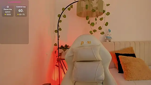 Snapshot of _Amirah chatting on April 23, 2026, 6:53 pm Amirah online show from April 23, 2026, 6:53 pm