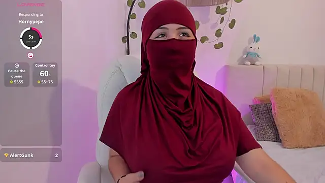 Snapshot of _Amirah chatting on April 17, 2026, 6:44 pm Amirah online show from April 17, 2026, 6:44 pm