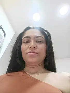 Ina Jody  online show from February 13, 2026, 7:47 pm