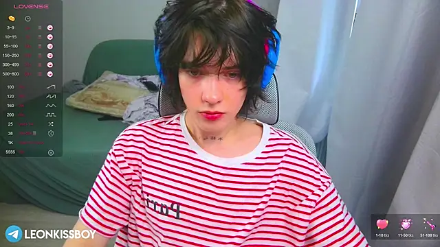 Snapshot of LeonBoykisser chatting on March 27, 2026, 8:22 am LeonBoykisser online show from March 27, 2026, 8:22 am