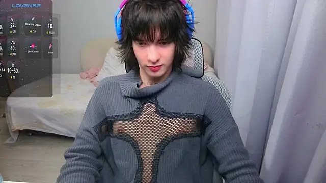 Snapshot of LeonBoykisser chatting on May 11, 2026, 7:22 pm LeonBoykisser online show from May 11, 2026, 7:22 pm