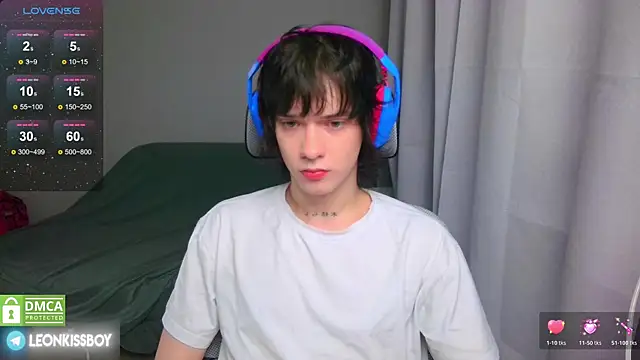 Snapshot of LeonBoykisser chatting on April 24, 2026, 8:22 pm LeonBoykisser online show from April 24, 2026, 8:22 pm