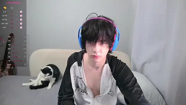 Snapshot of LeonBoykisser chatting on March 1, 2026, 4:12 am LeonBoykisser online show from March 1, 2026, 4:12 am