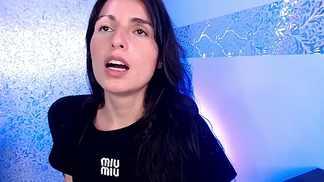 MiaVelasquez01 online show from April 14, 2026, 6:35 pm