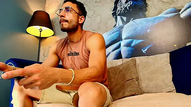 Snapshot of Vans_Ross chatting on February 26, 2026, 7:36 pm Vans Ross online show from February 26, 2026, 7:36 pm