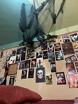 pinkybombon online show from April 21, 2026, 2:51 am