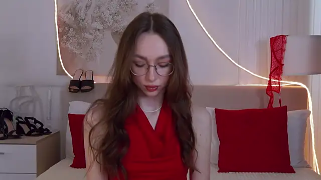 Snapshot of Emily_Simon chatting on May 3, 2026, 5:23 am Emily Simon online show from May 3, 2026, 5:23 am