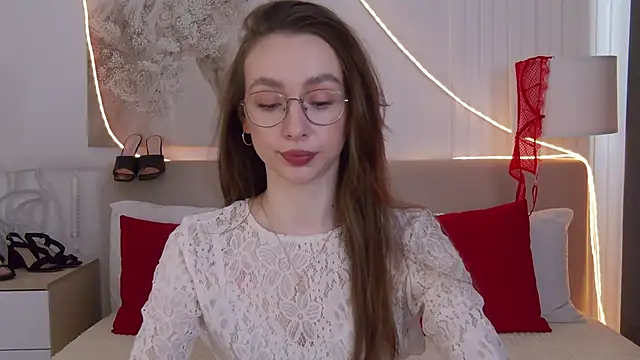 Snapshot of Emily_Simon chatting on May 7, 2026, 5:22 am Emily Simon online show from May 7, 2026, 5:22 am