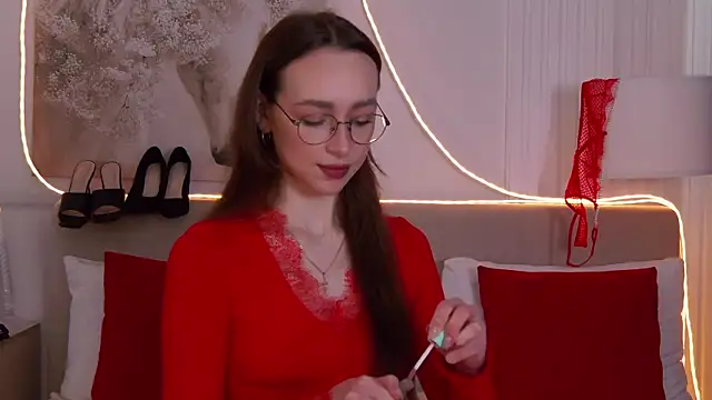 Emily Simon online show from March 21, 2026, 4:35 am