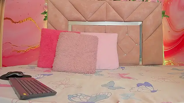 Snapshot of sweet__luna__ chatting on February 2, 2026, 11:09 am sweet luna online show from February 2, 2026, 11:09 am