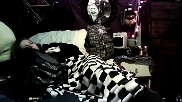 allymoon1369 online show from April 13, 2026, 7:07 pm