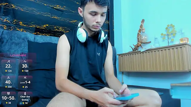 Snapshot of Alhan_Twink chatting on February 18, 2026, 7:54 pm Alhan Twink online show from February 18, 2026, 7:54 pm