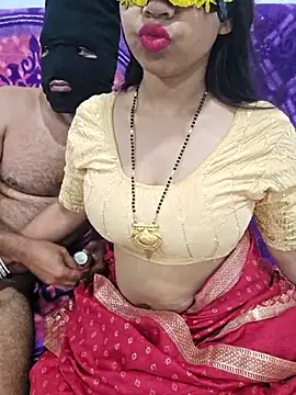 Snapshot of VikasViralStudios chatting on April 19, 2026, 7:53 am VikasViralStudios online show from April 19, 2026, 7:53 am