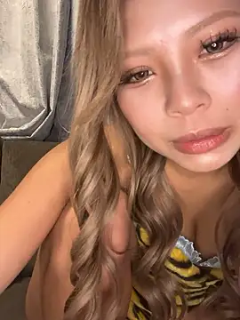 Snapshot of BADBITCHISAKI chatting on January 15, 2026, 1:25 pm BADBITCHISAKI online show from January 15, 2026, 1:25 pm