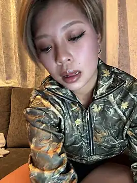 Snapshot of BADBITCHISAKI chatting on February 2, 2026, 1:10 pm BADBITCHISAKI online show from February 2, 2026, 1:10 pm