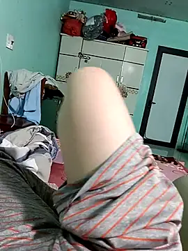 Snapshot of lylinhjim chatting on January 18, 2026, 8:34 pm lylinhjim online show from January 18, 2026, 8:34 pm