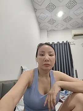 Snapshot of Famrita chatting on May 16, 2026, 12:42 am Famrita online show from May 16, 2026, 12:42 am