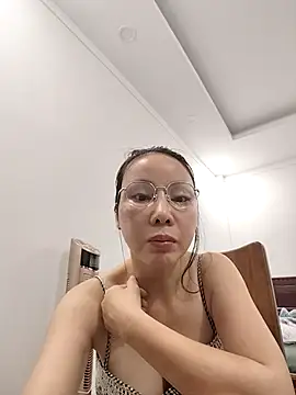 Snapshot of Famrita chatting on May 30, 2026, 3:13 am Famrita online show from May 30, 2026, 3:13 am