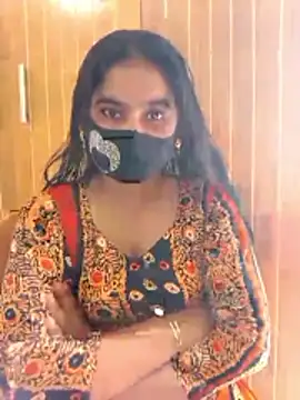 Snapshot of Hot_Sweeti chatting on January 15, 2026, 8:18 am Hot Sweeti online show from January 15, 2026, 8:18 am