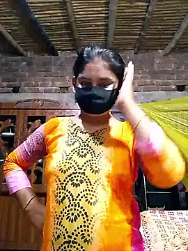 Snapshot of Hot_Sweeti chatting on April 2, 2026, 10:49 pm Hot Sweeti online show from April 2, 2026, 10:49 pm