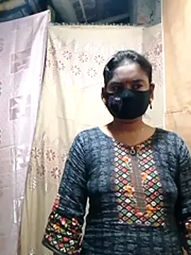 Snapshot of Hot_Sweeti chatting on February 18, 2026, 9:22 pm Hot Sweeti online show from February 18, 2026, 9:22 pm